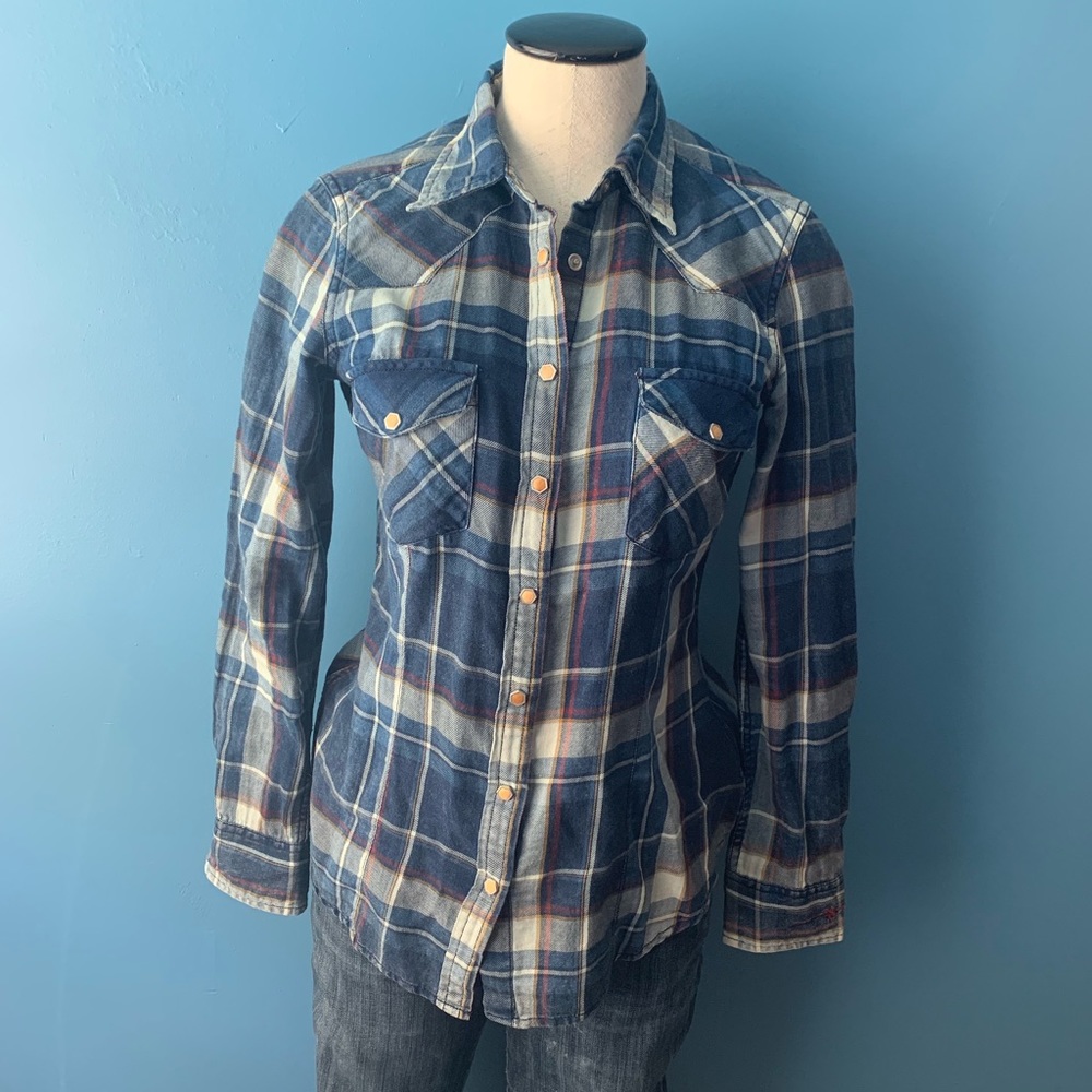 Ryan Michaels plaid women’s button-up shirt